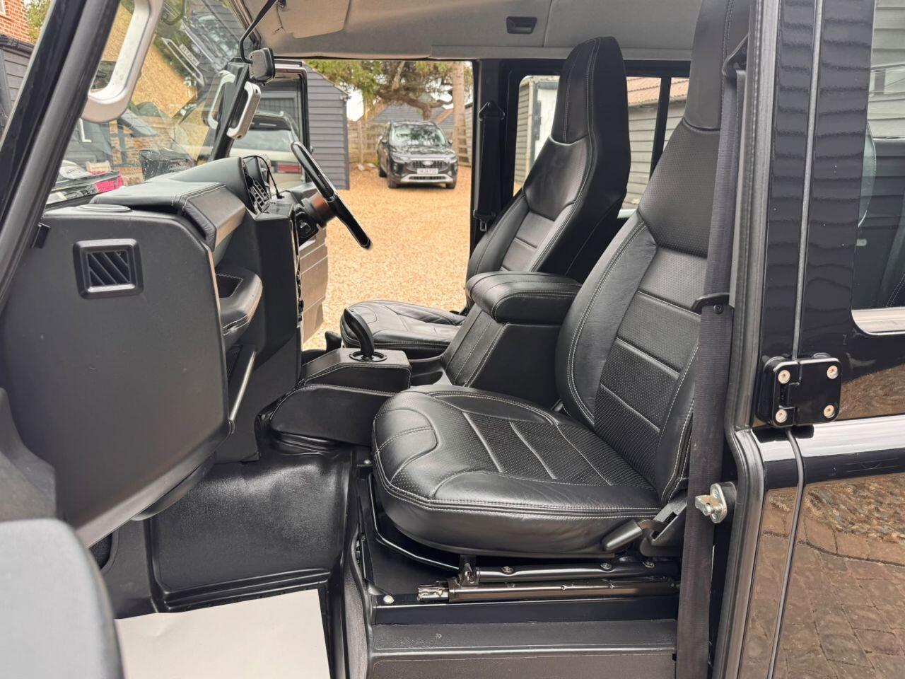 Land Rover Defender view 14