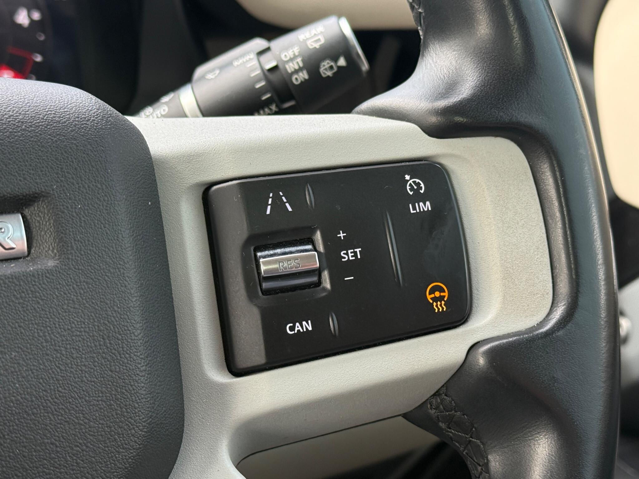 Land Rover Defender view 33
