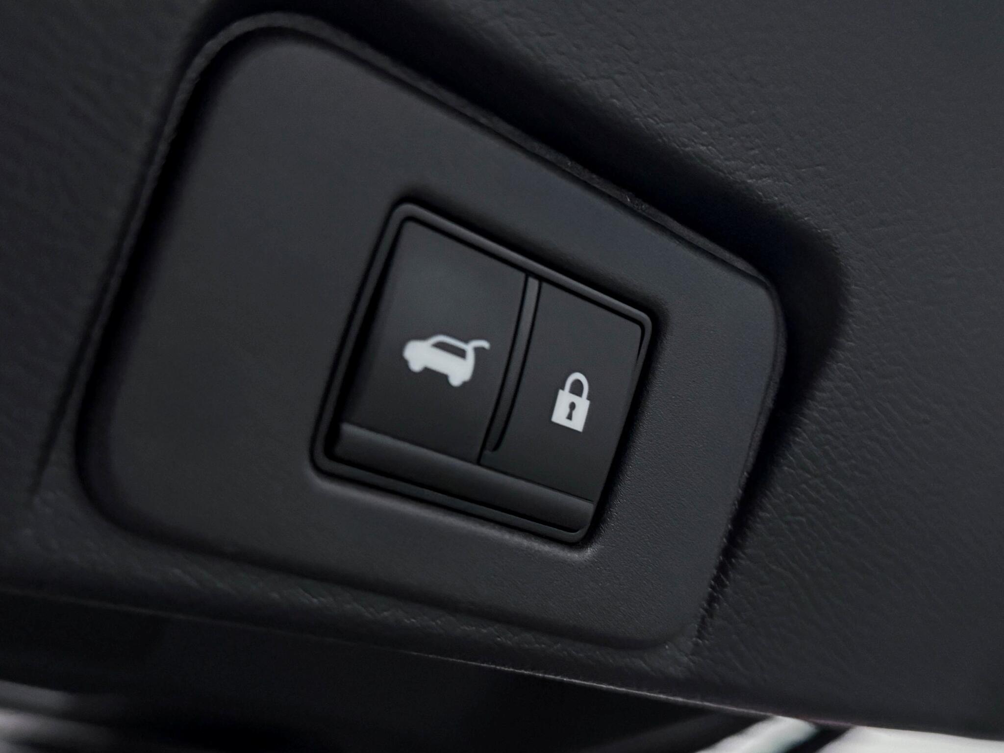 Nissan X-Trail view 9