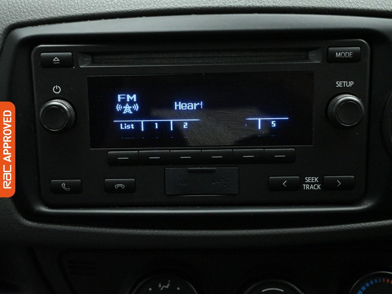 Toyota Yaris view 3