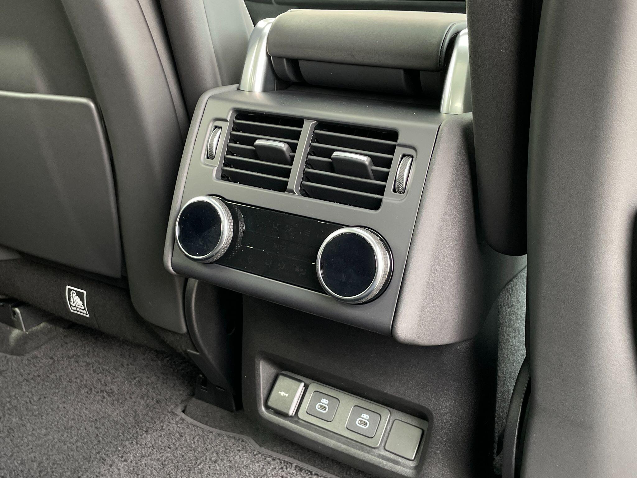 Land Rover Discovery view 18