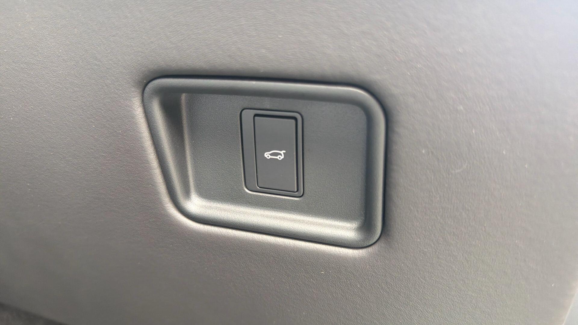 Land Rover Range Rover Sport view 20
