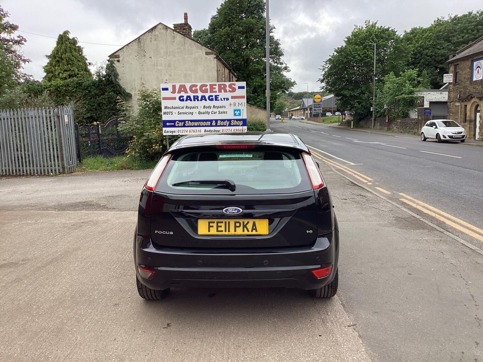 Ford Focus view 9