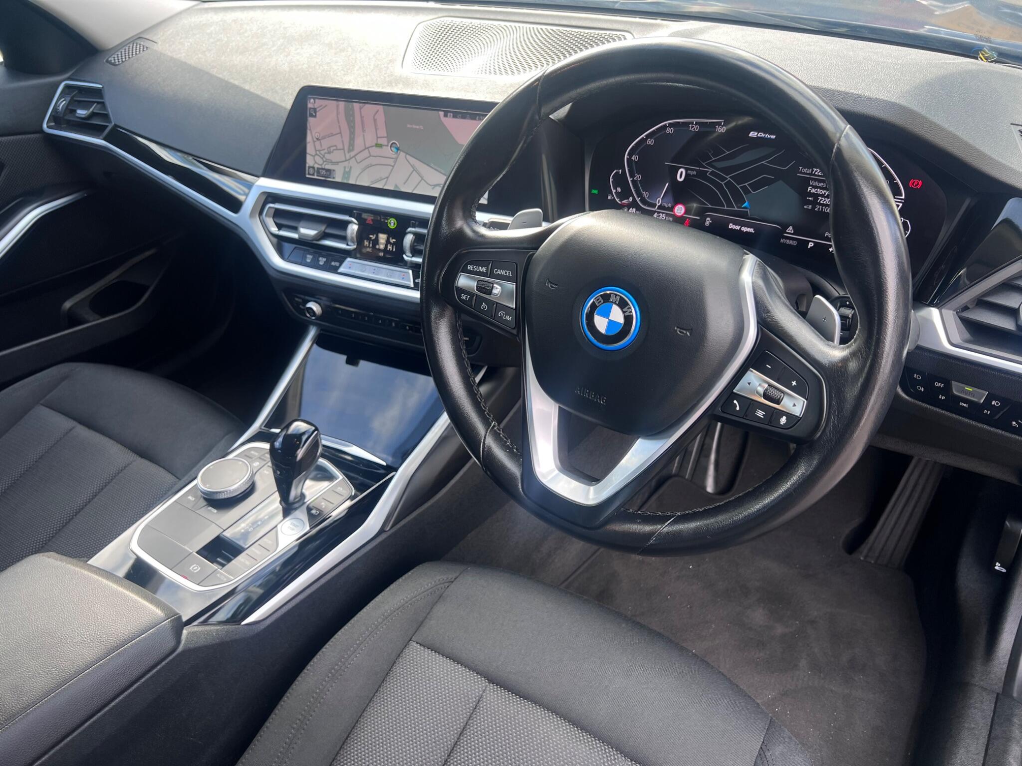 BMW 3 Series view 19