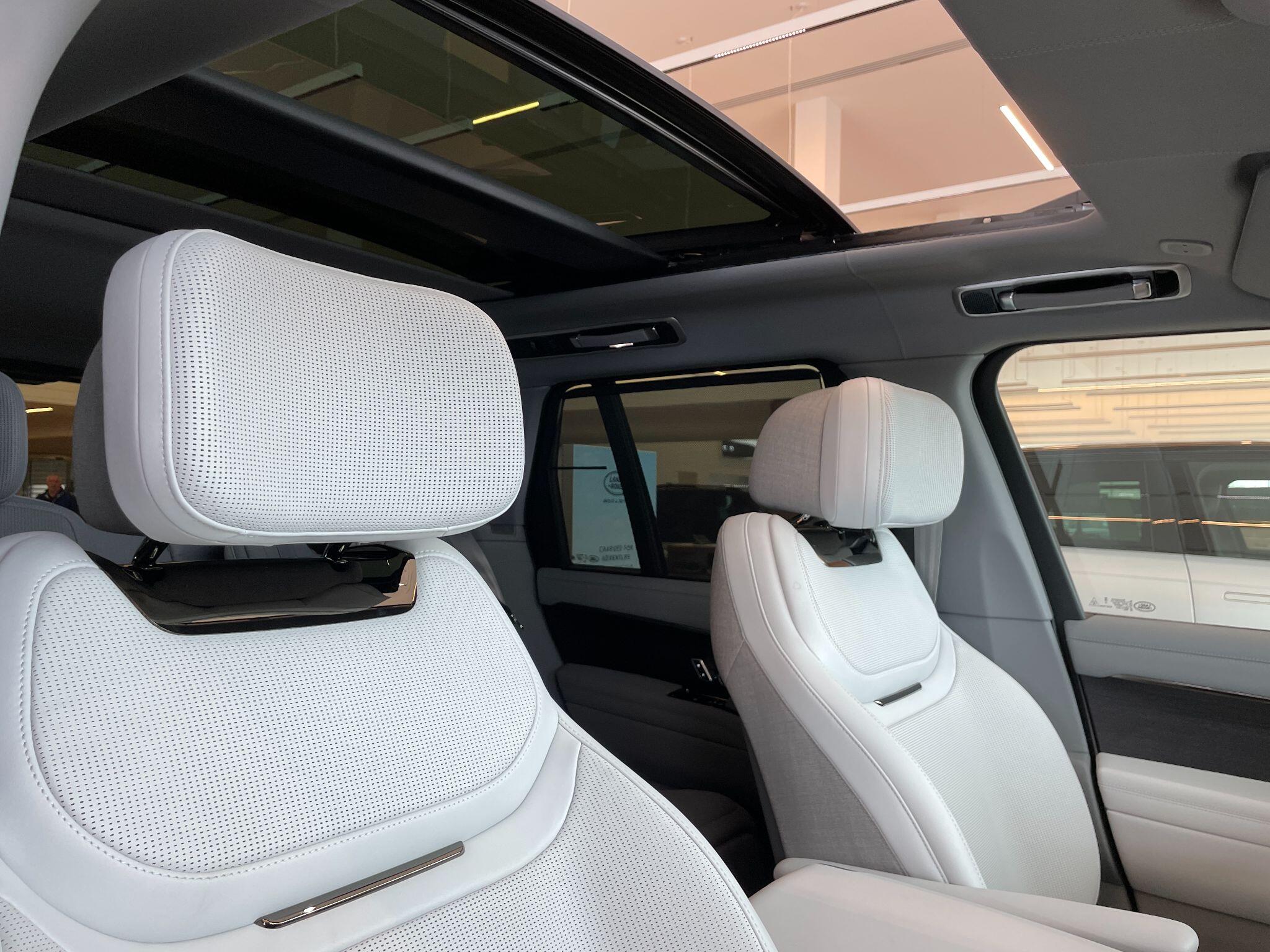 Land Rover Range Rover view 42