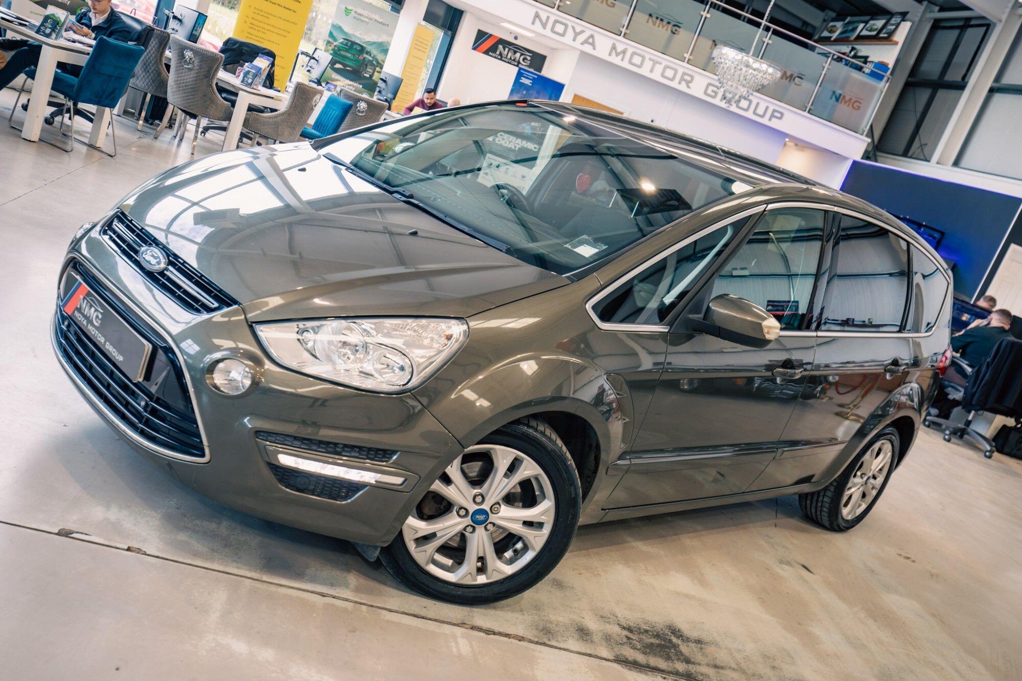 Ford S-Max view 5