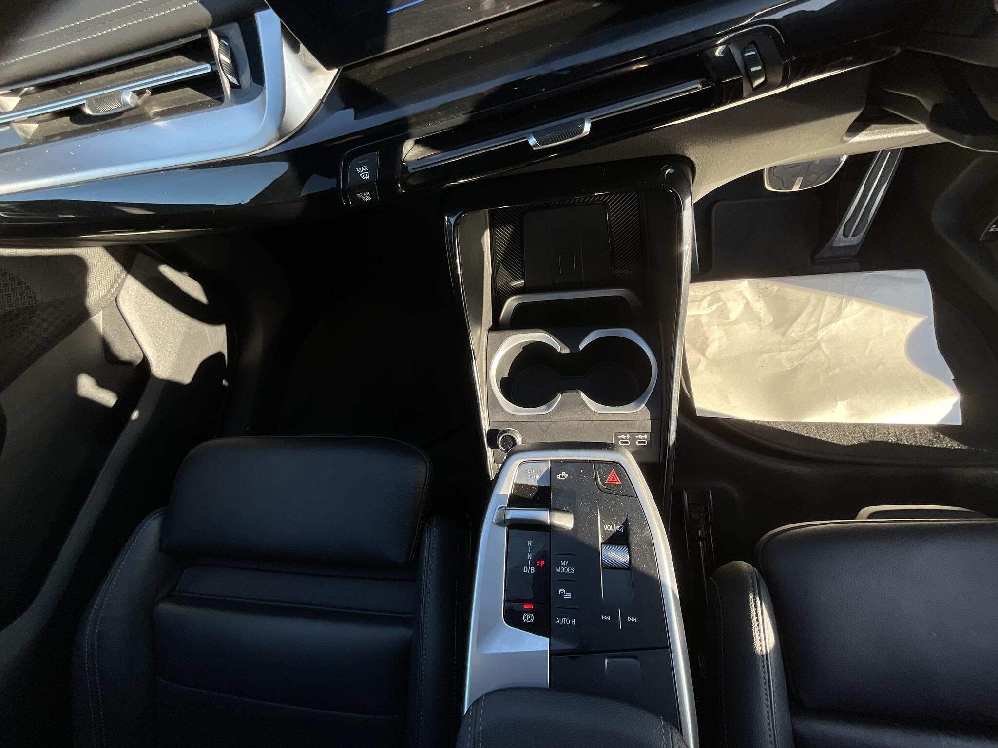 BMW Ix1 view 35