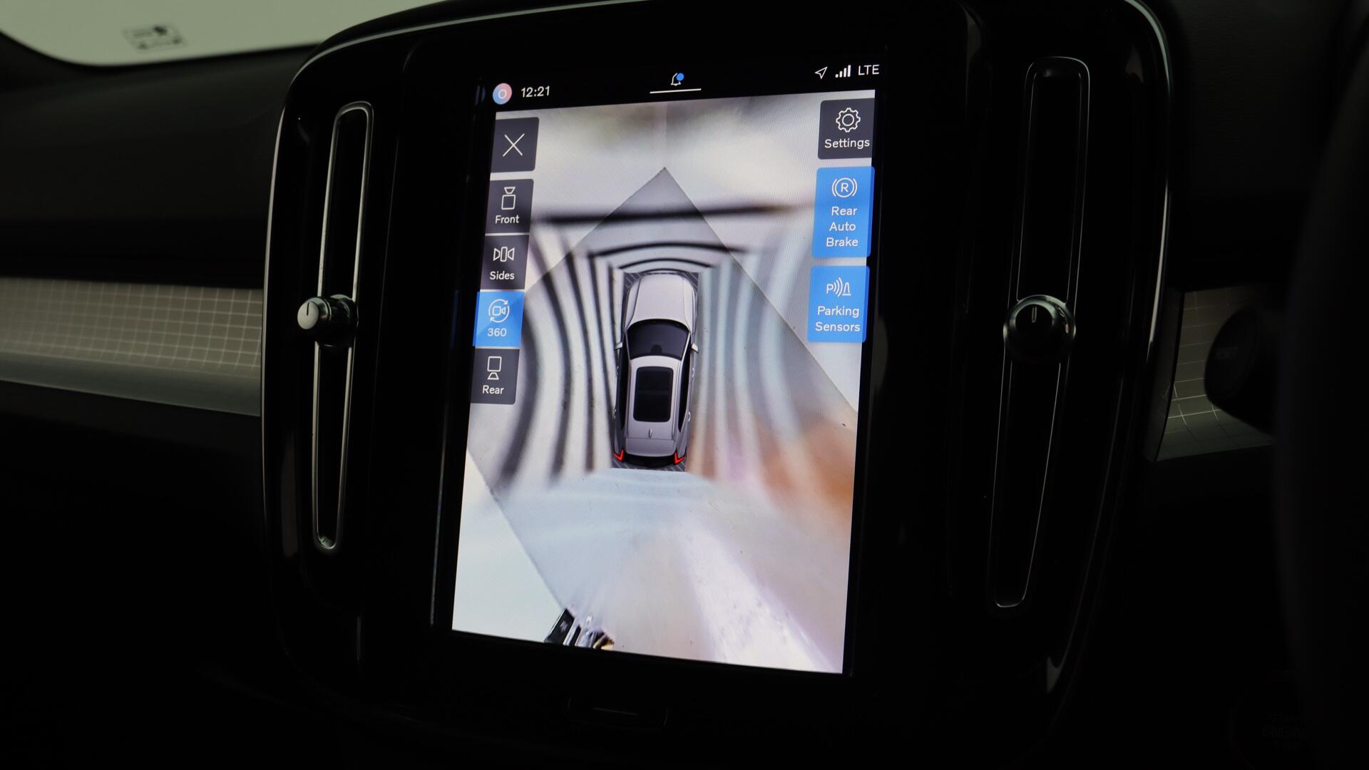 Volvo XC40 view 17