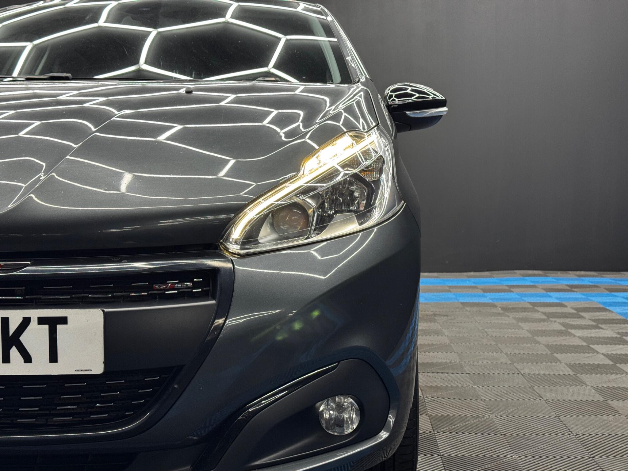 Peugeot 208 view 38