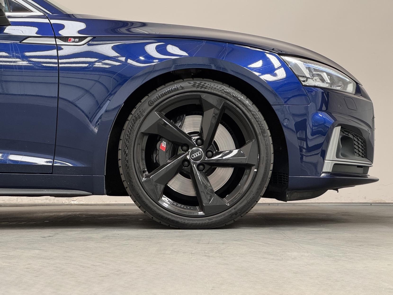 Audi S5 view 19