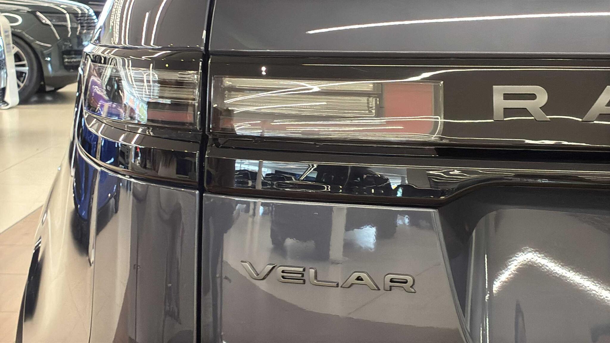 Land Rover Range Rover Velar view 19