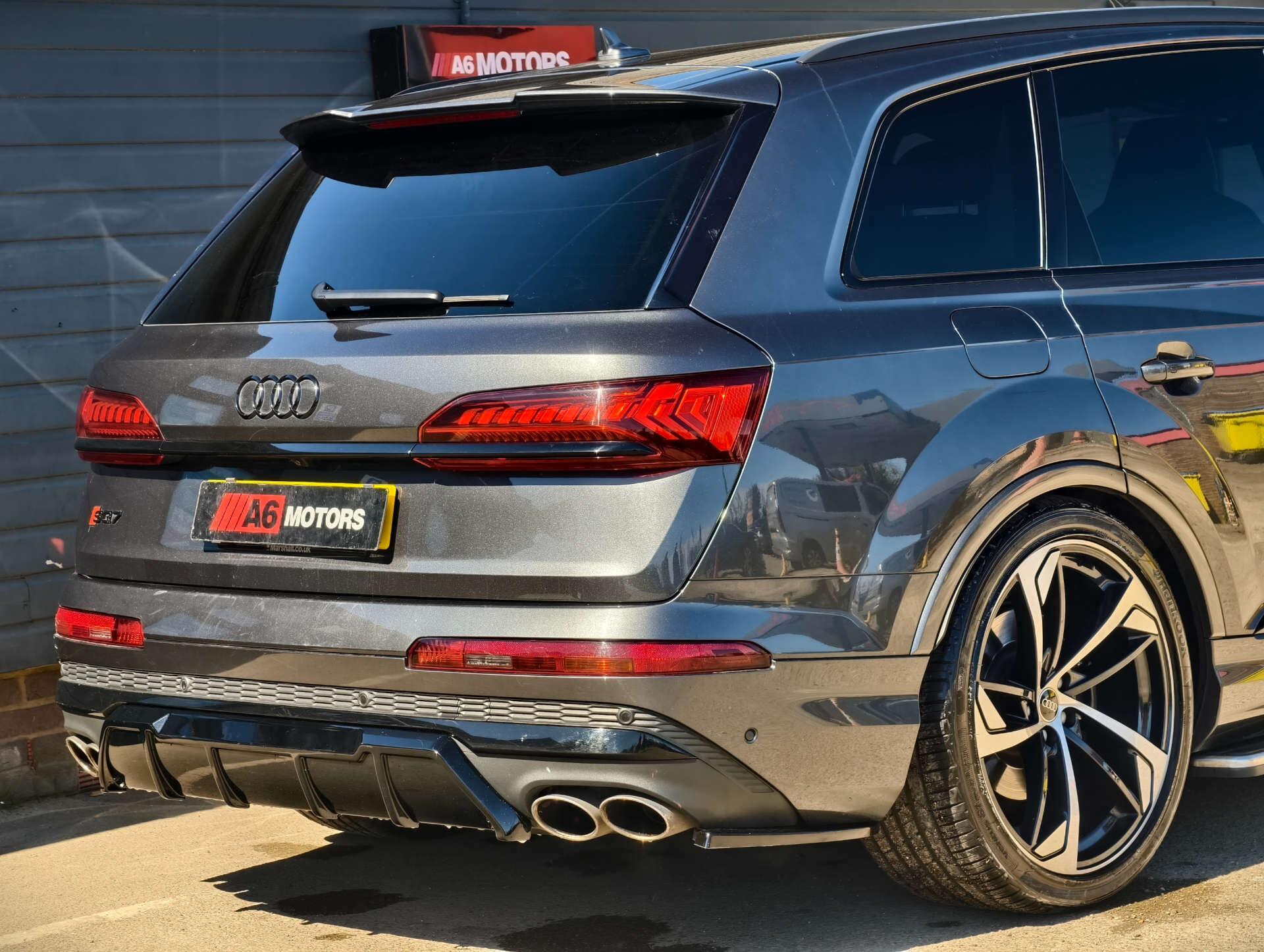 Audi SQ7 view 25