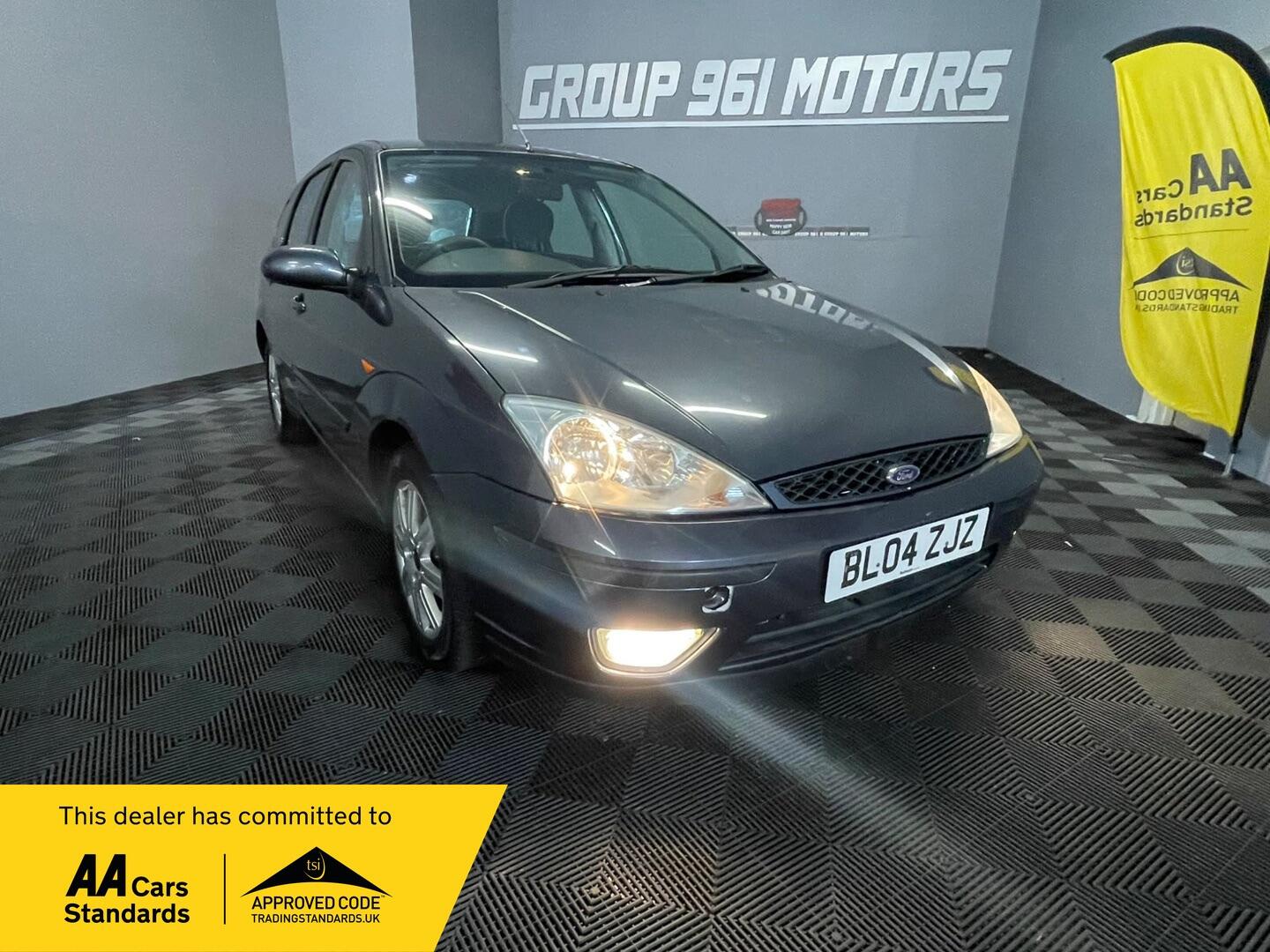 FORD FOCUS 2.0I 16V GHIA 5DR 33 PHOTOS FORD FOCUS 2.0I 16V GHIA 5DR...