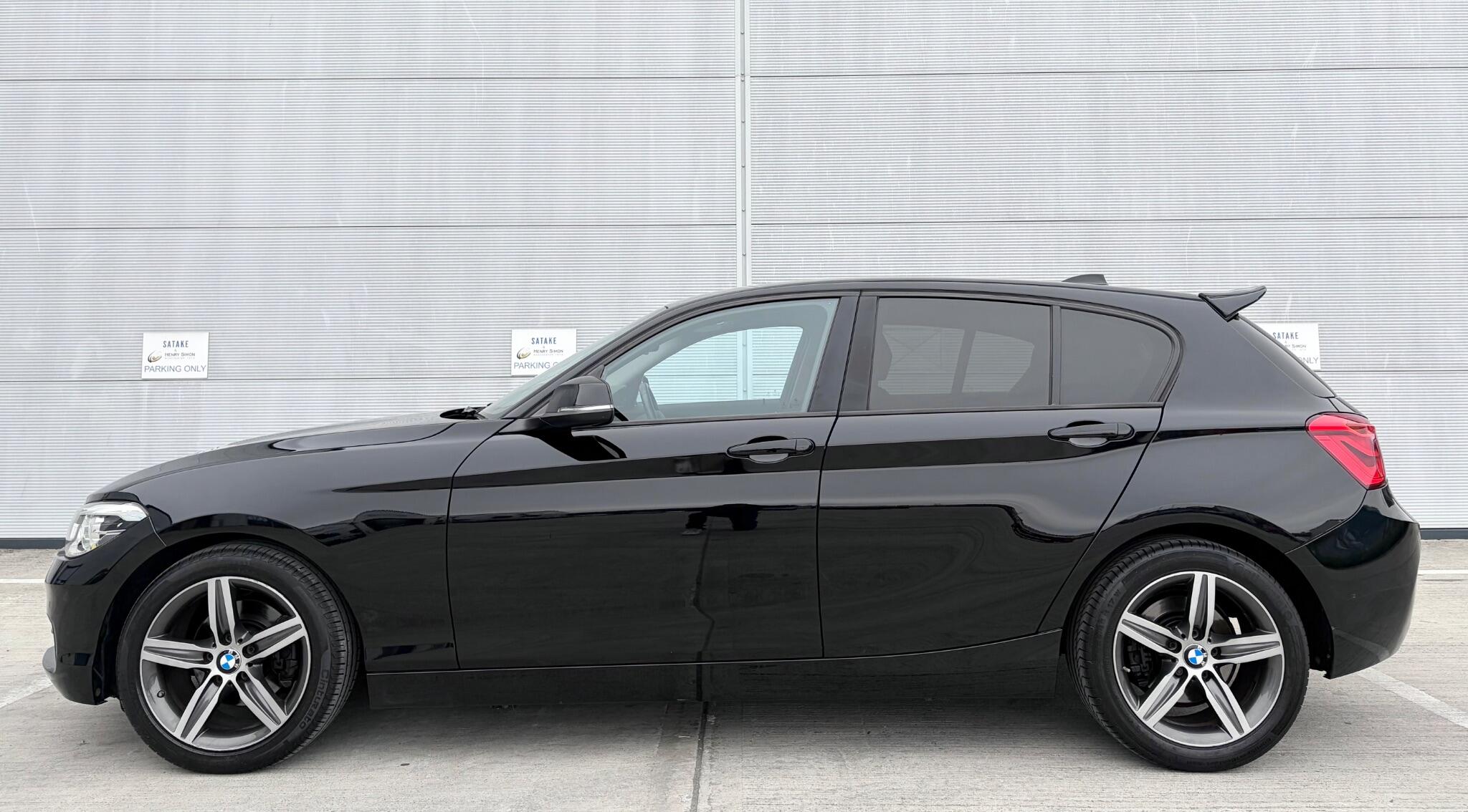 BMW 1 Series view 6