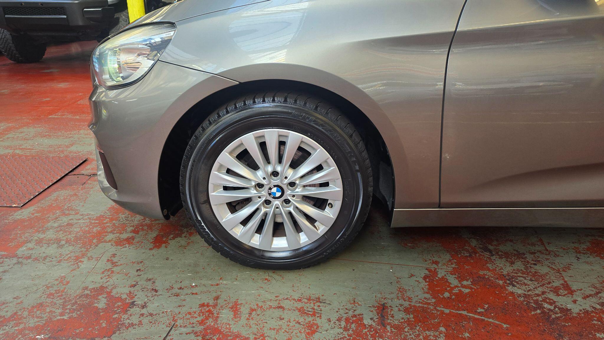 BMW 2 Series view 32