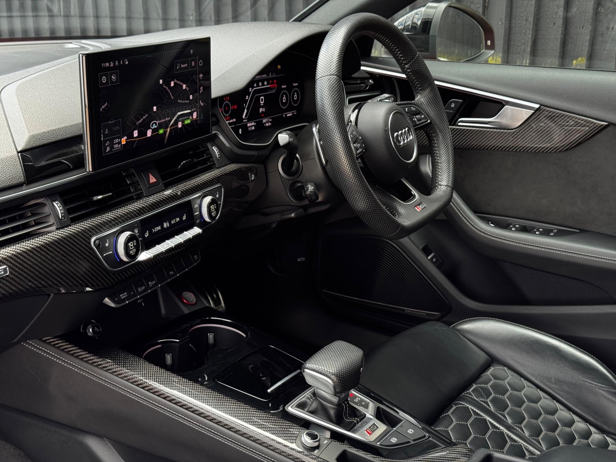 Audi RS4 view 12