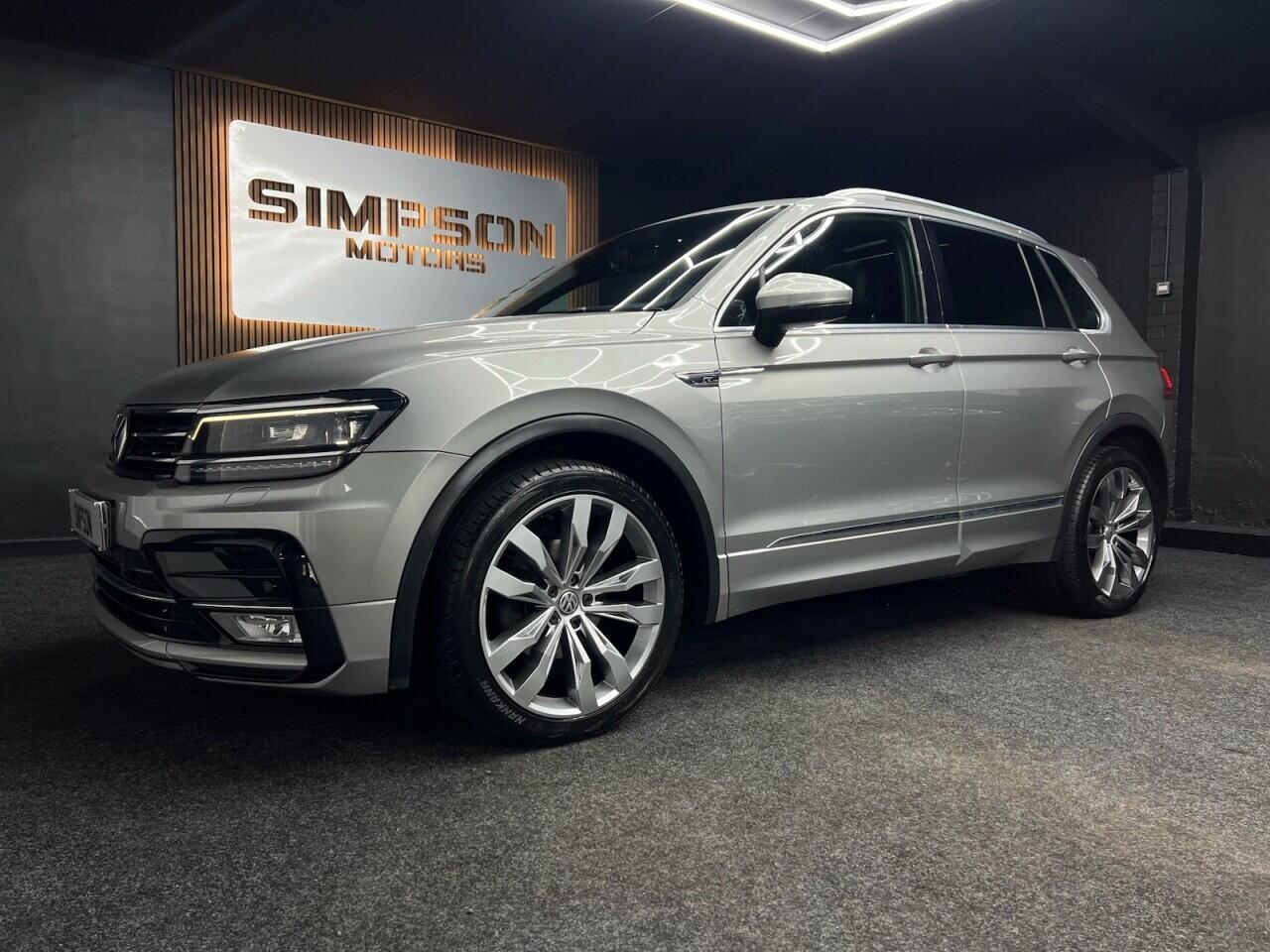Volkswagen Tiguan view 3