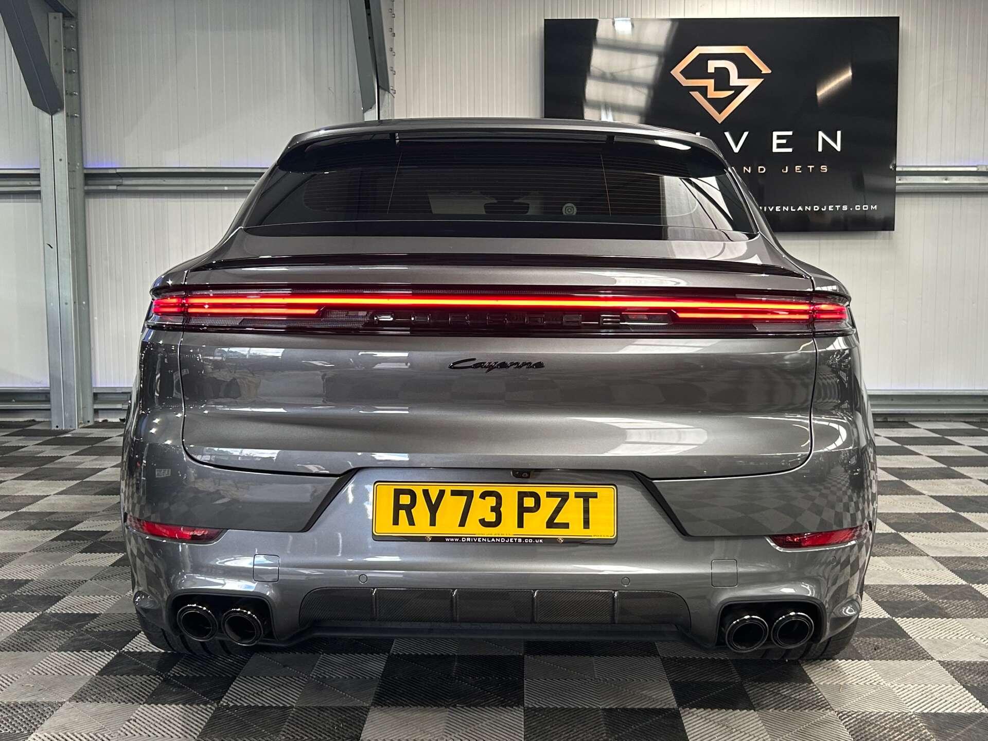 Porsche Cayenne view 19