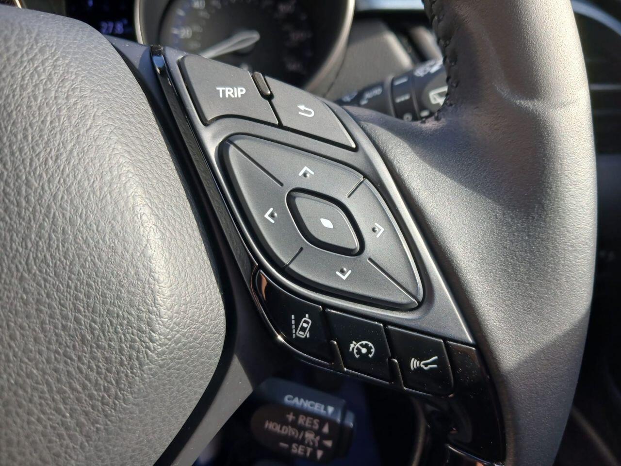 Toyota C-HR view 20