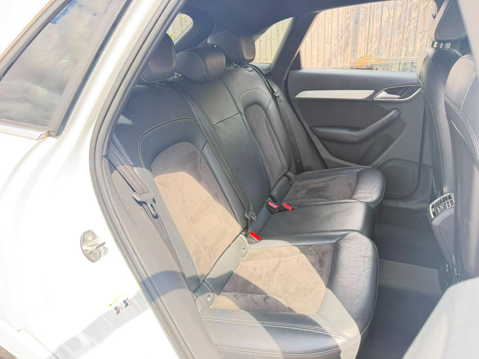Audi Q3 view 13