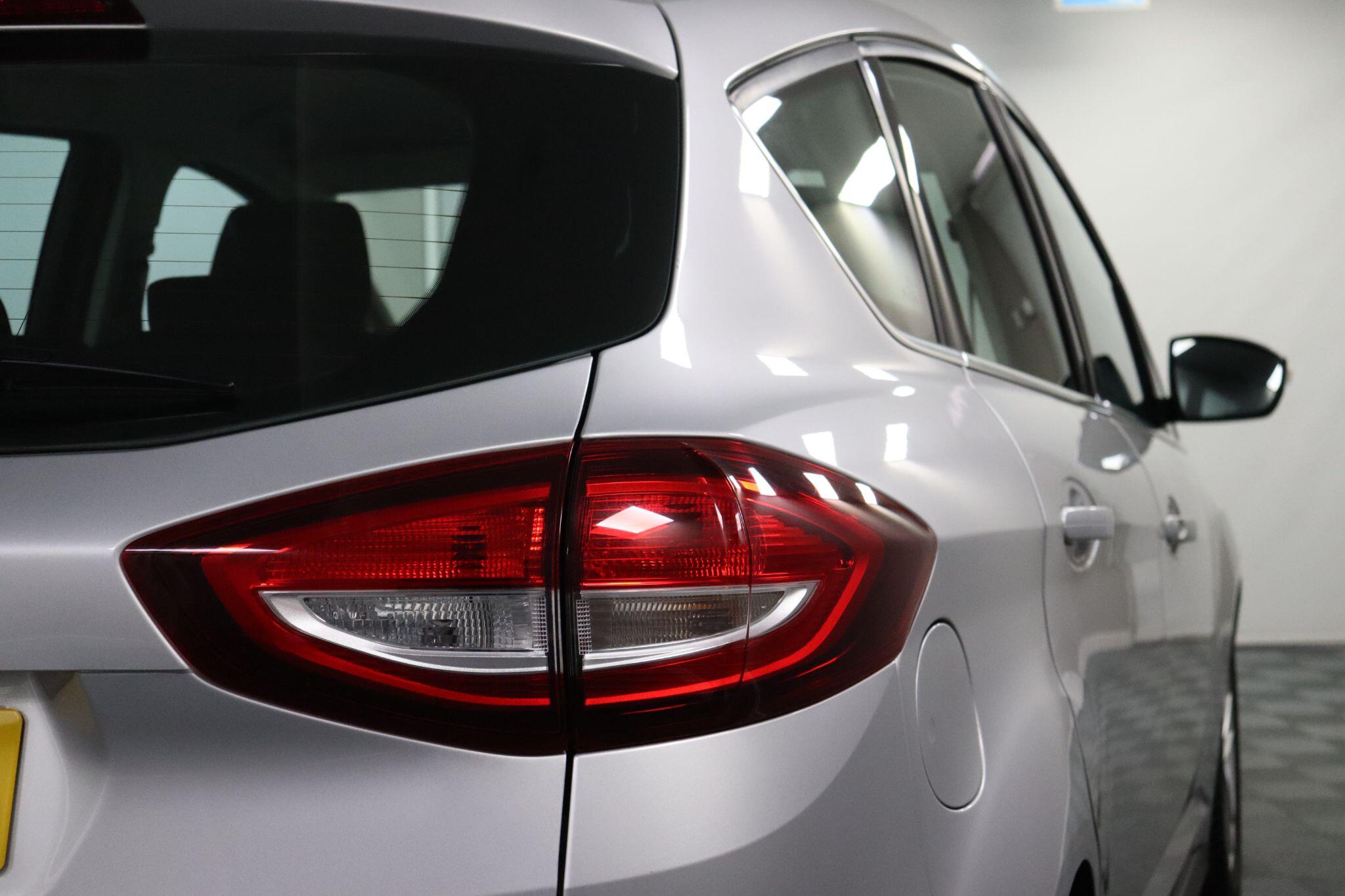 Ford C-Max view 28