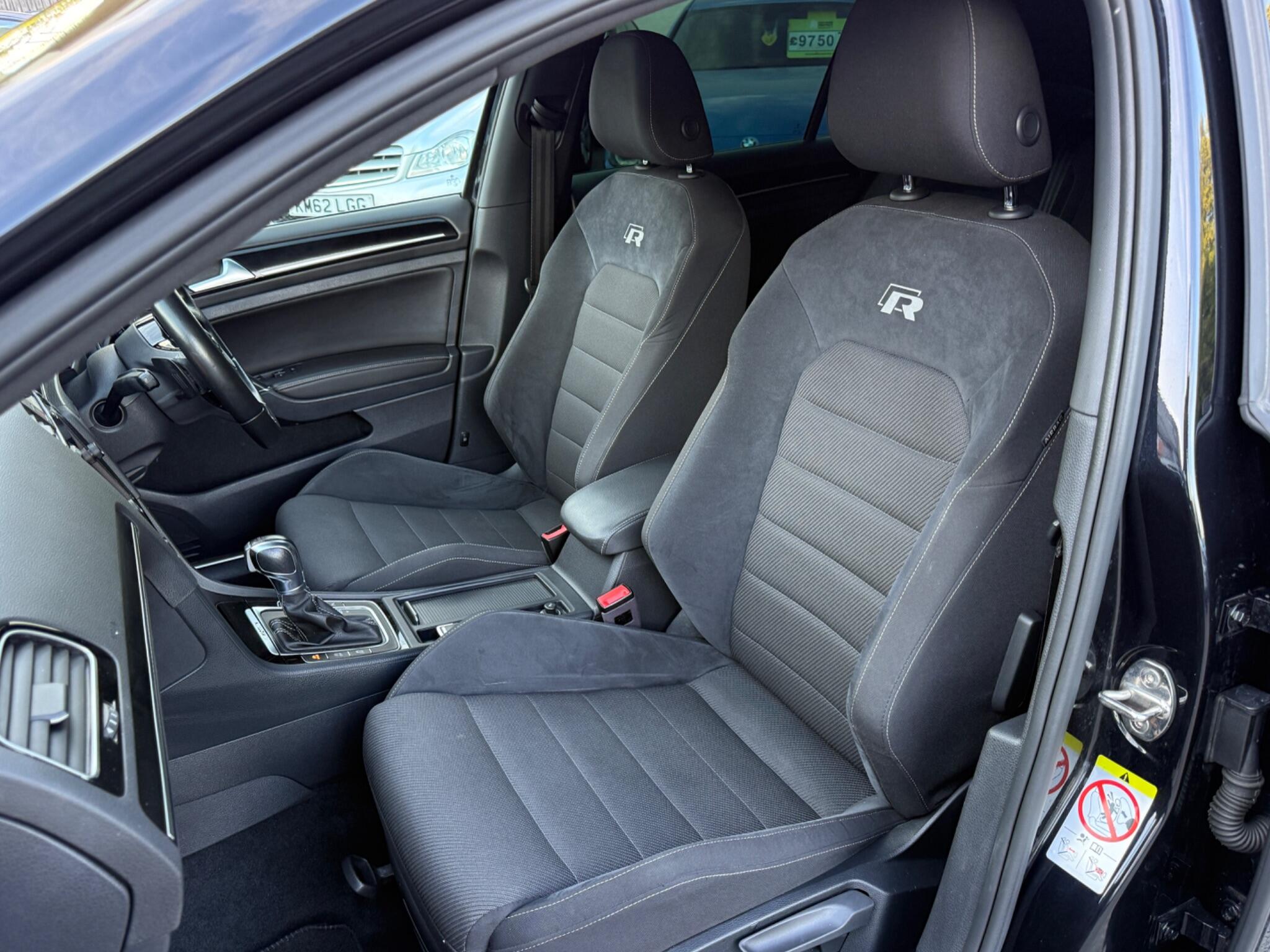 Volkswagen Golf - Image 43