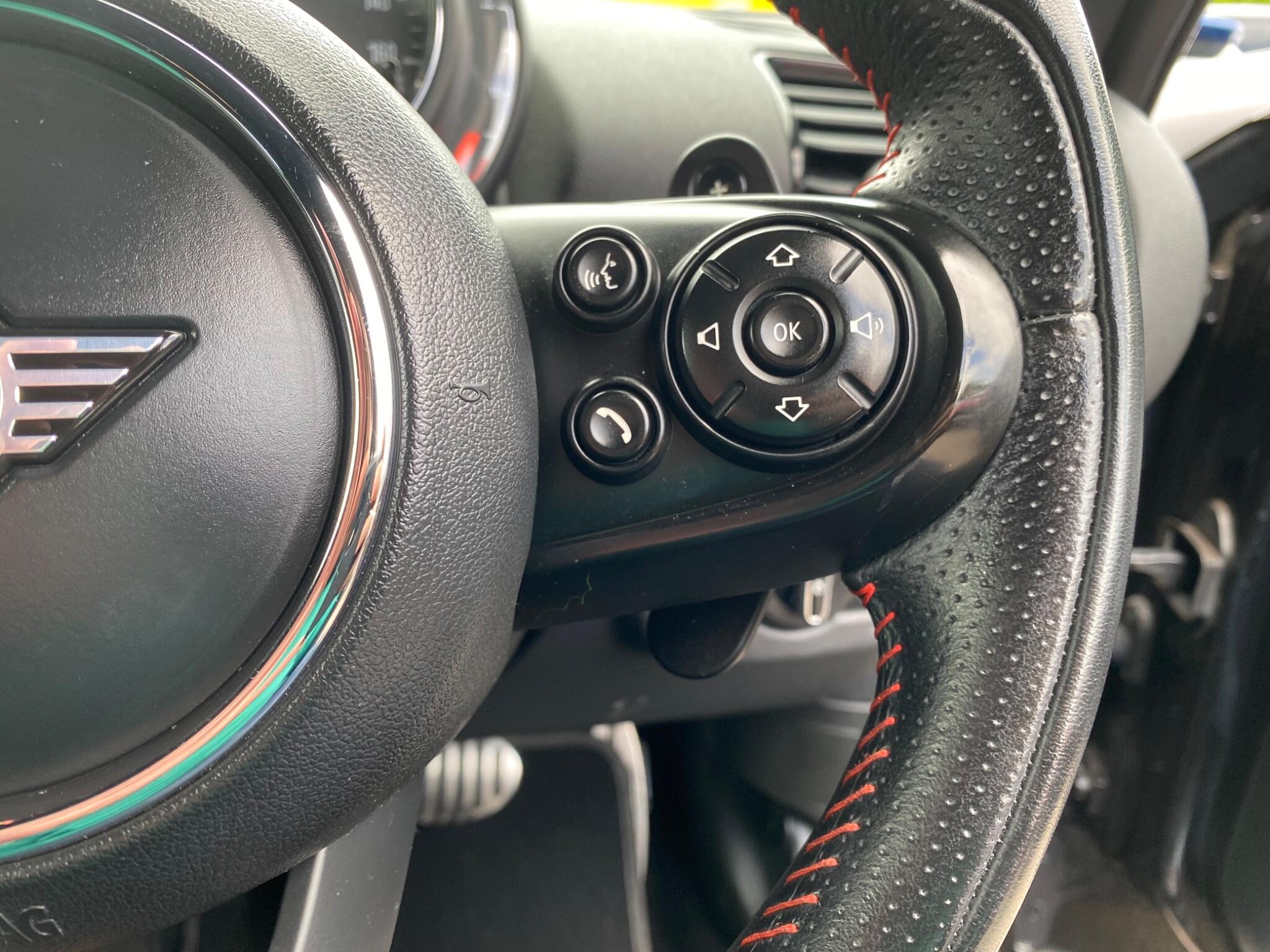 Mini Clubman view 23