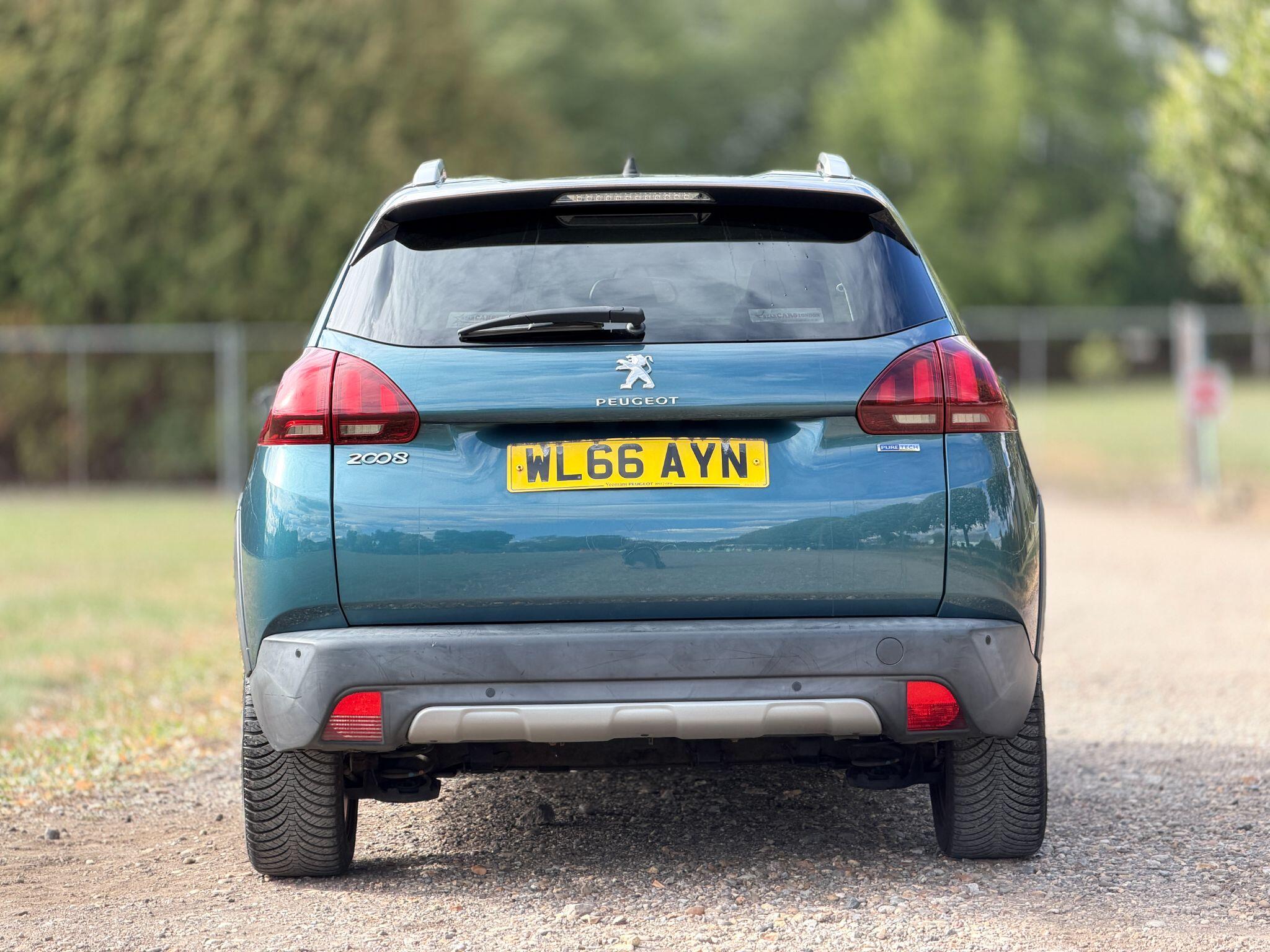 Peugeot 2008 view 9