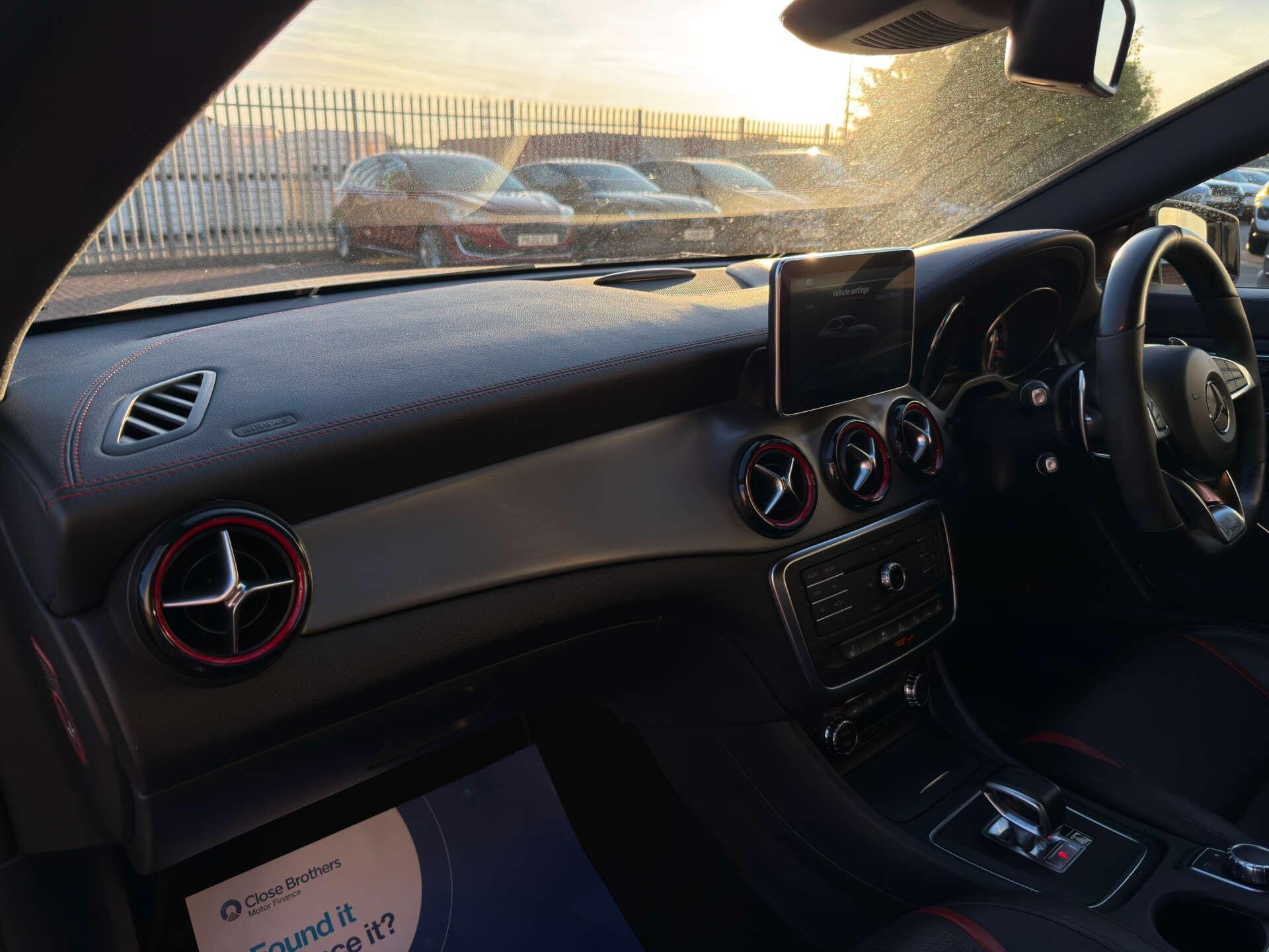 Mercedes-Benz Cla view 43