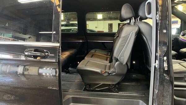 Mercedes-Benz V Class view 10