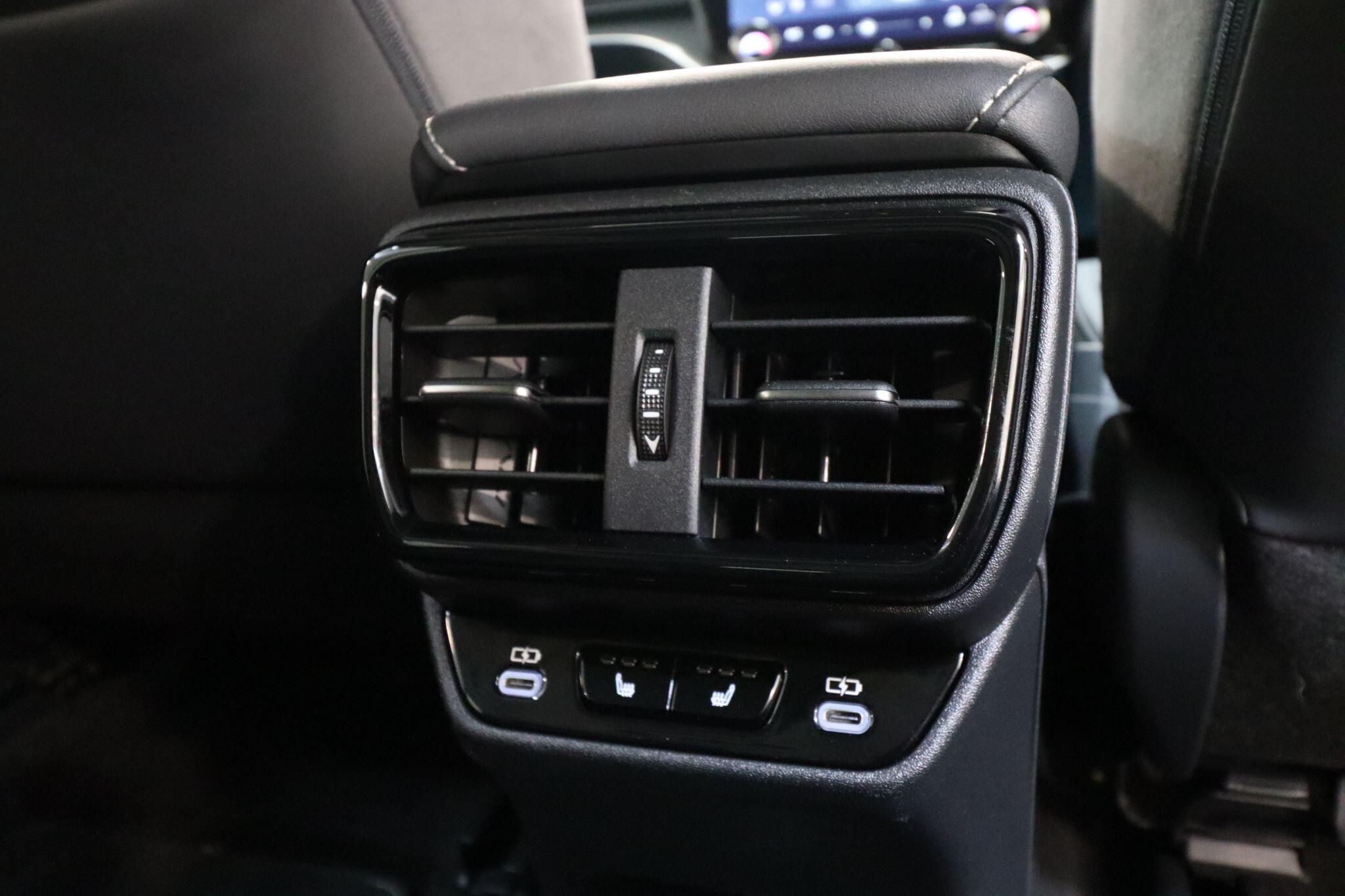 Lexus RZ view 43