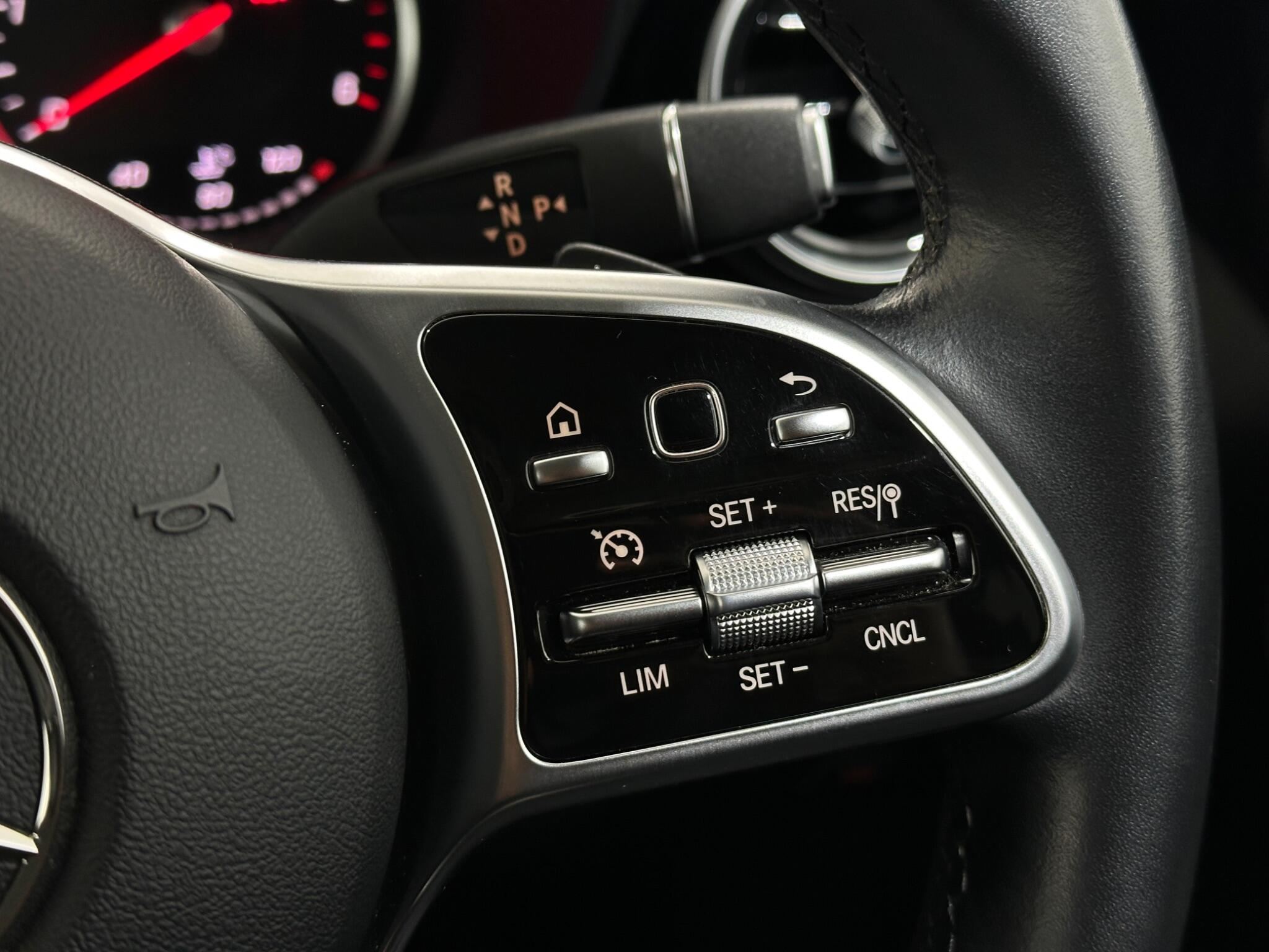 Mercedes-Benz GLC view 16
