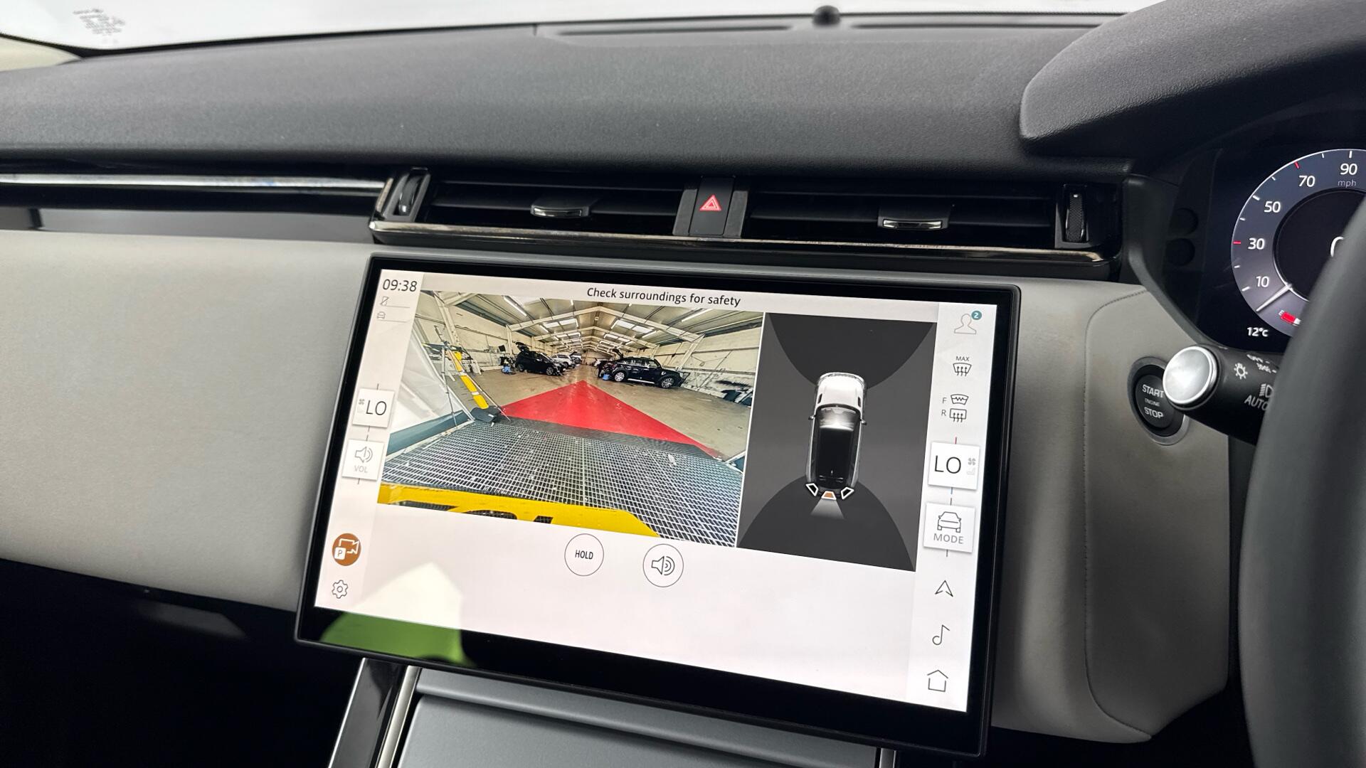 Land Rover Range Rover Velar view 35
