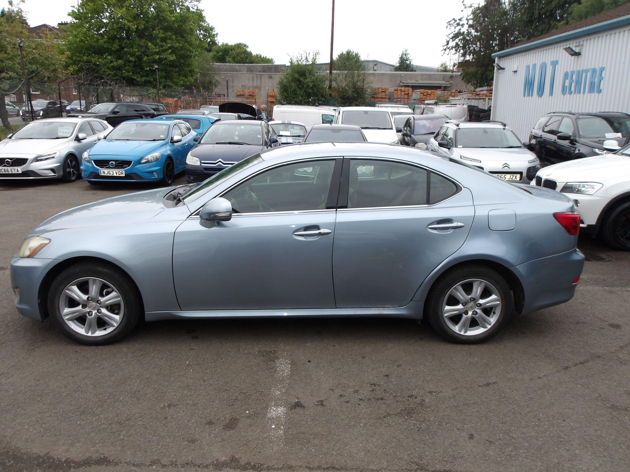 Lexus IS view 4