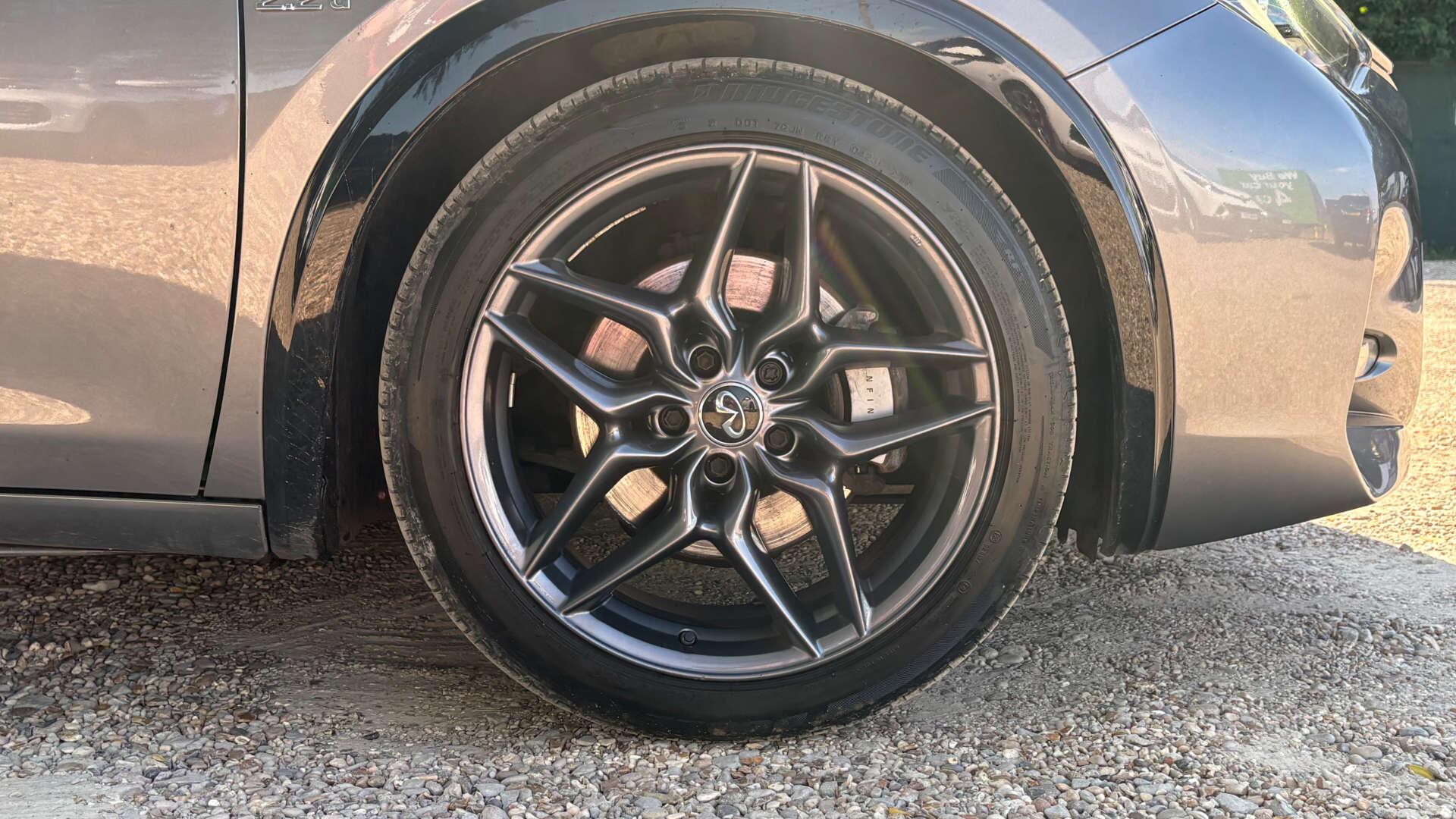 Infiniti Q30 view 30
