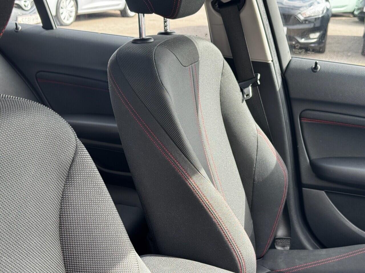 BMW 1 Series view 37