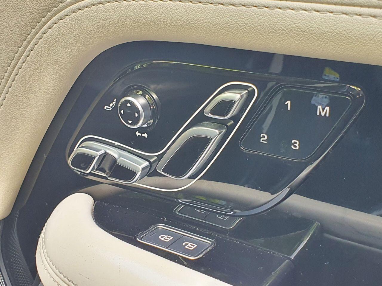 Land Rover Range Rover view 25