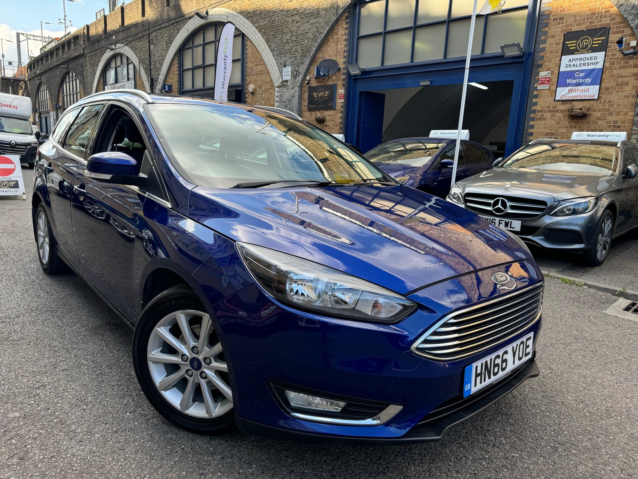 Ford Focus view 5