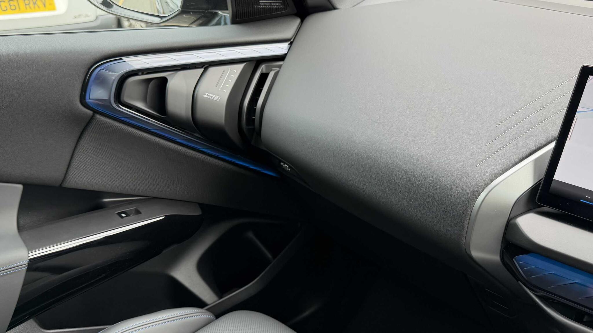 BMW X3 view 24