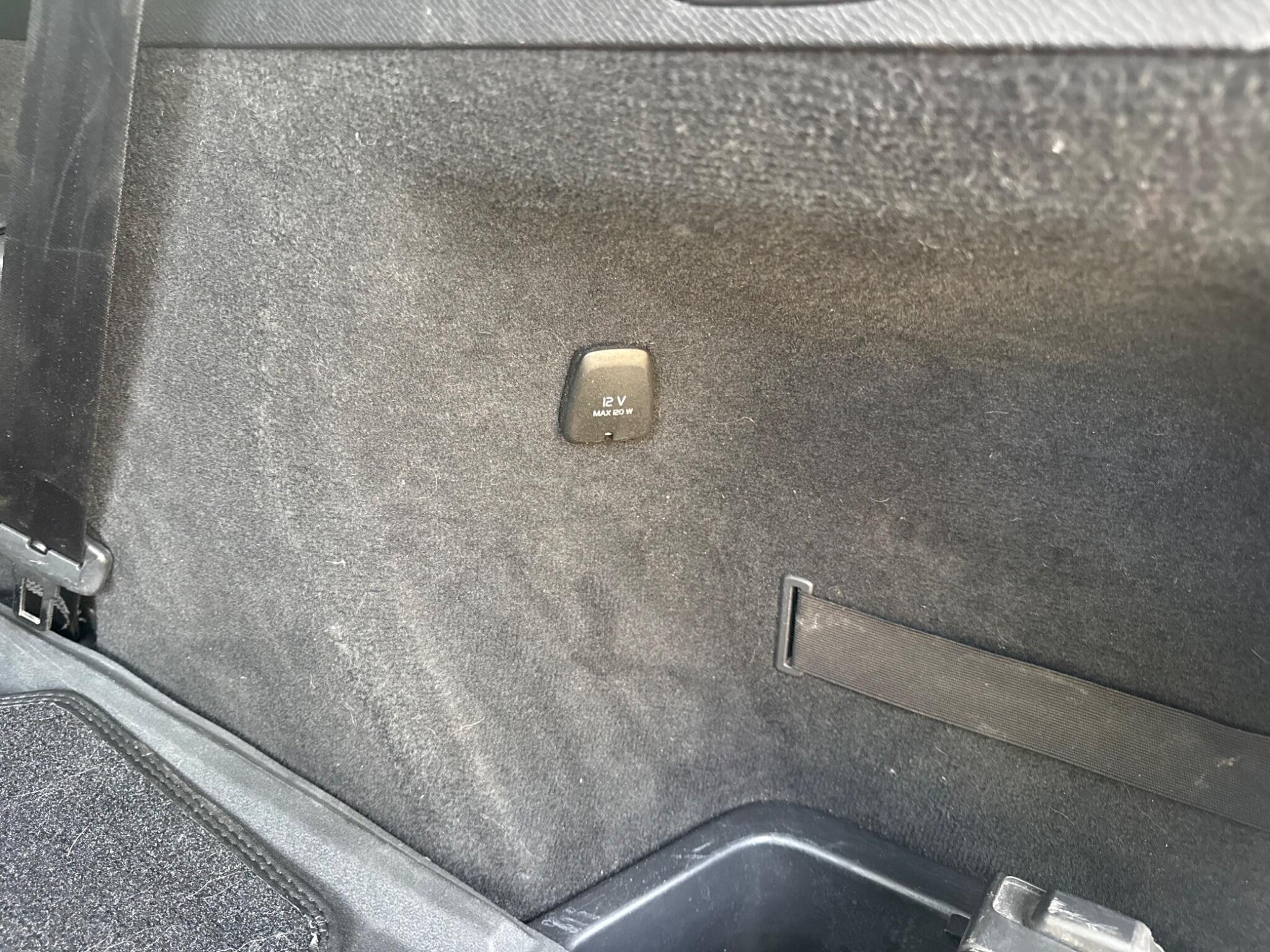 Volvo XC90 view 40