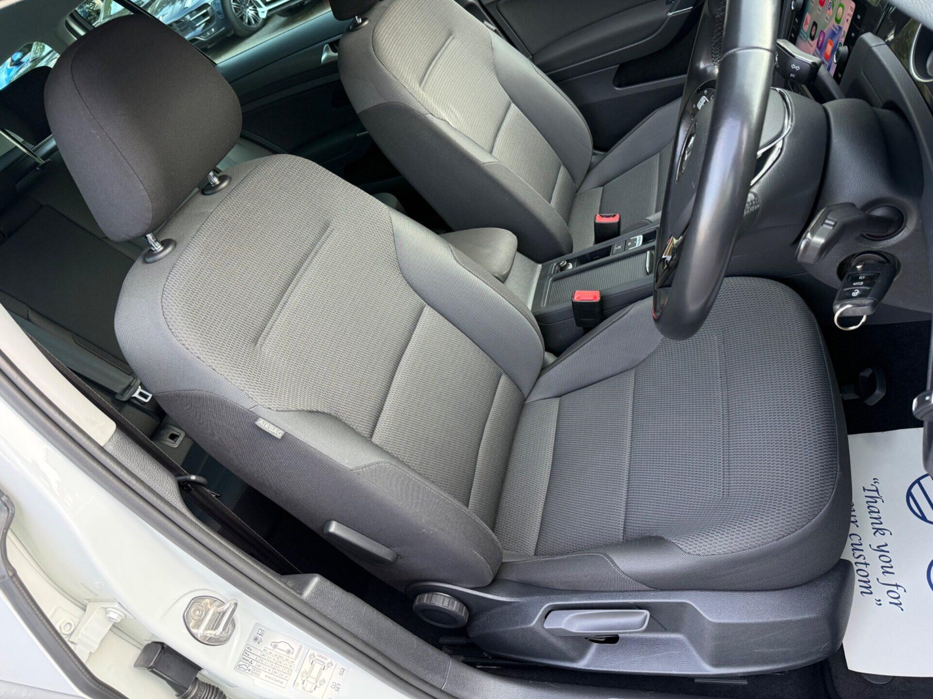 Volkswagen Golf view 33
