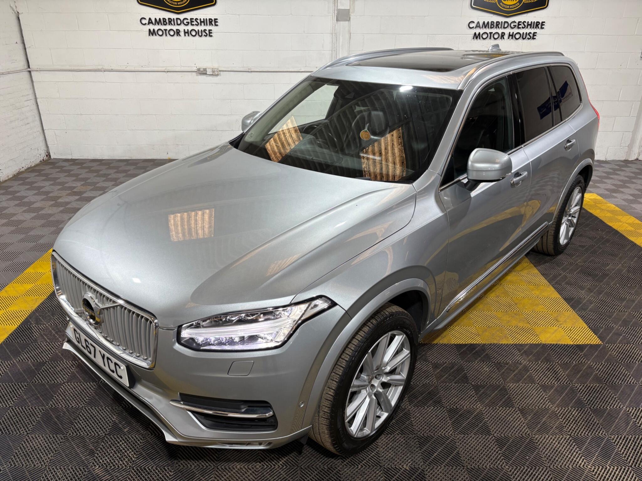 Volvo XC90 view 12