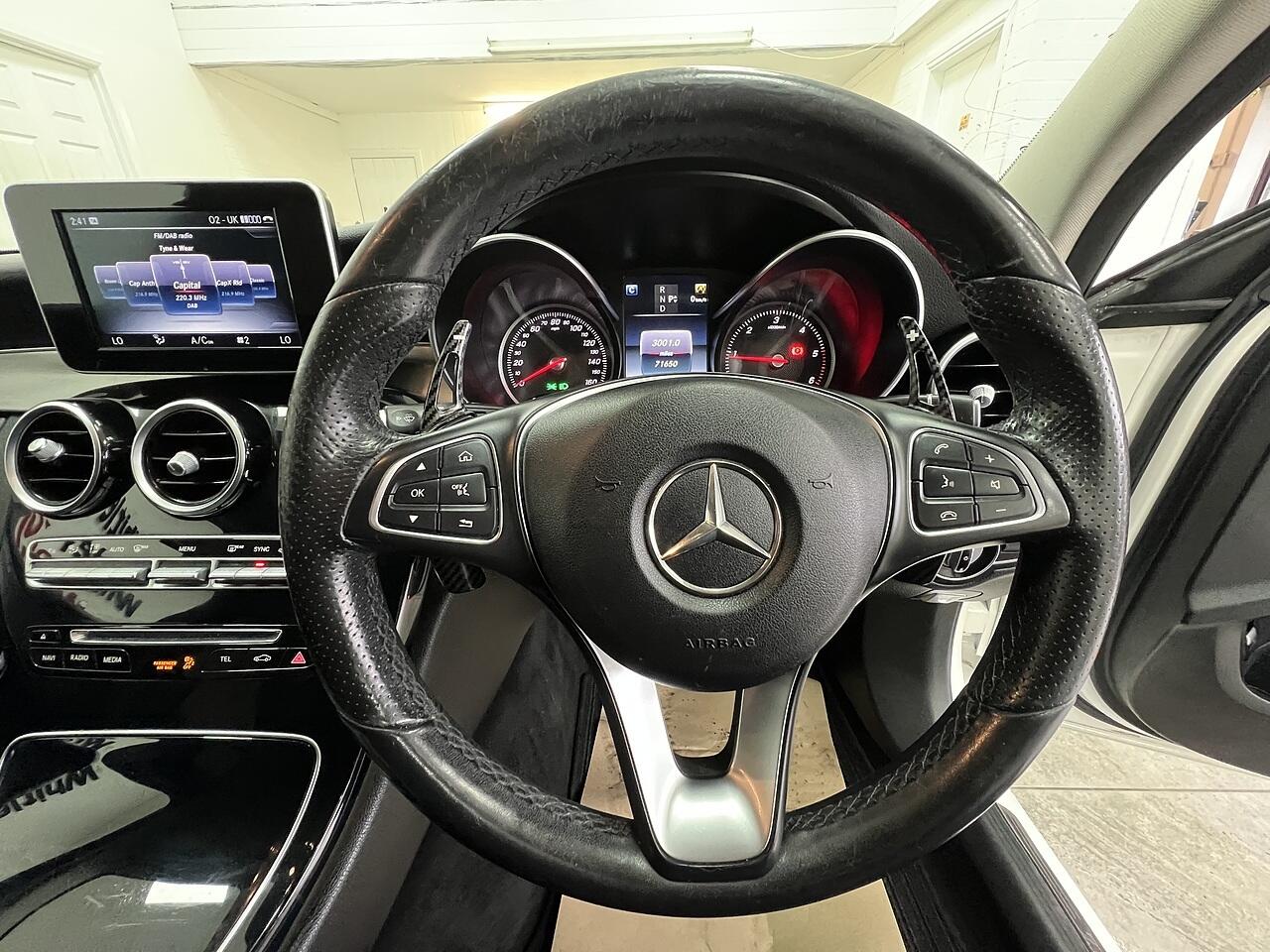 Mercedes-Benz C-Class view 9