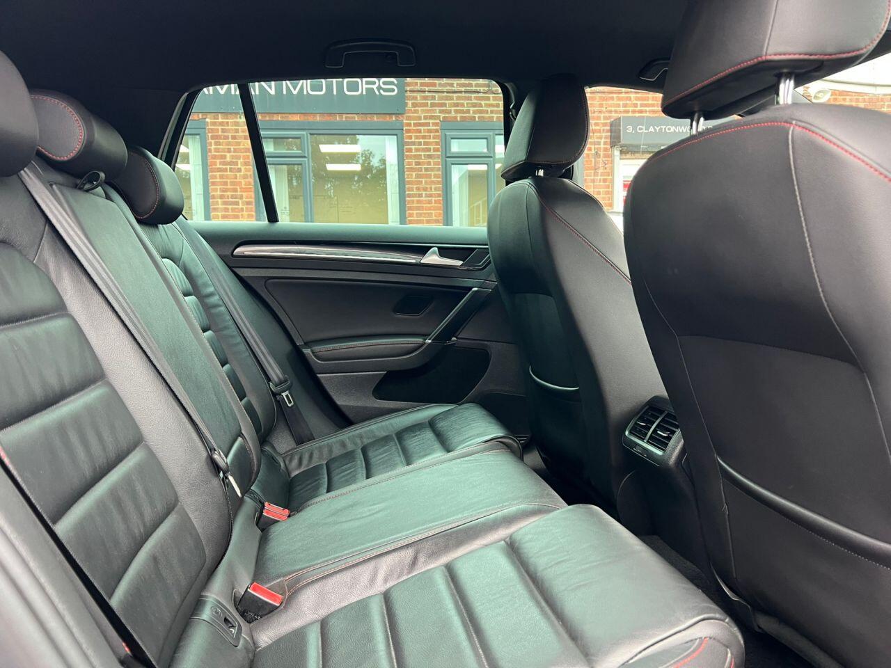 Volkswagen Golf view 20
