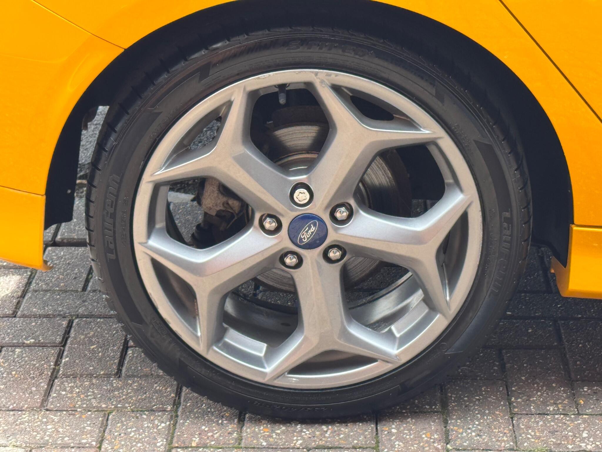 Ford Focus view 36