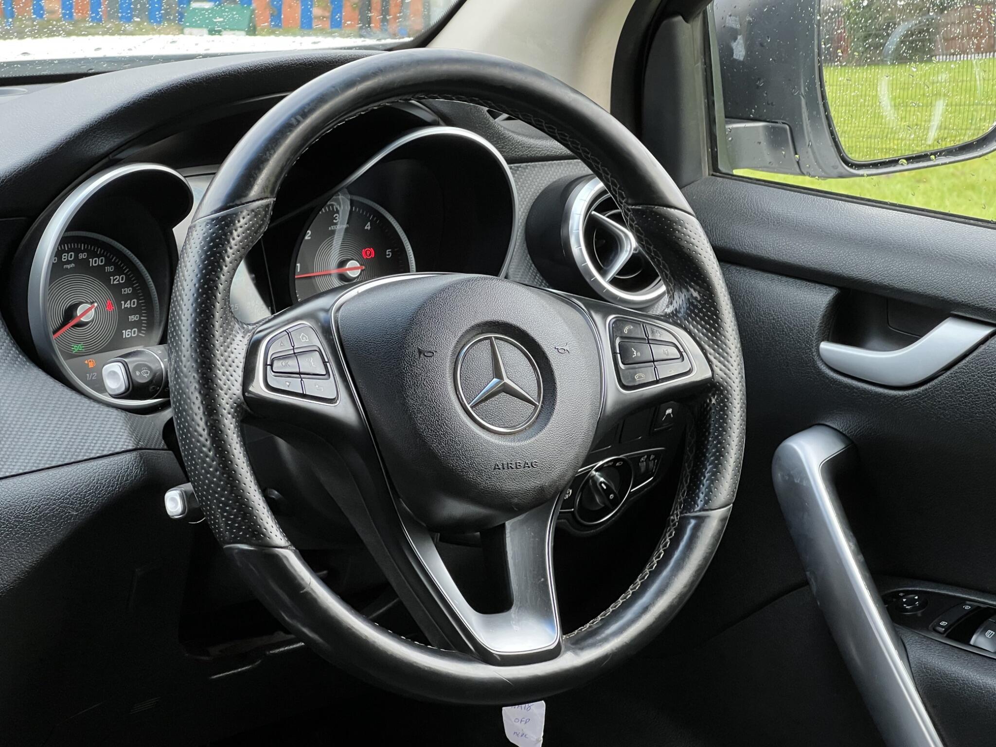 Mercedes-Benz X-Class view 21
