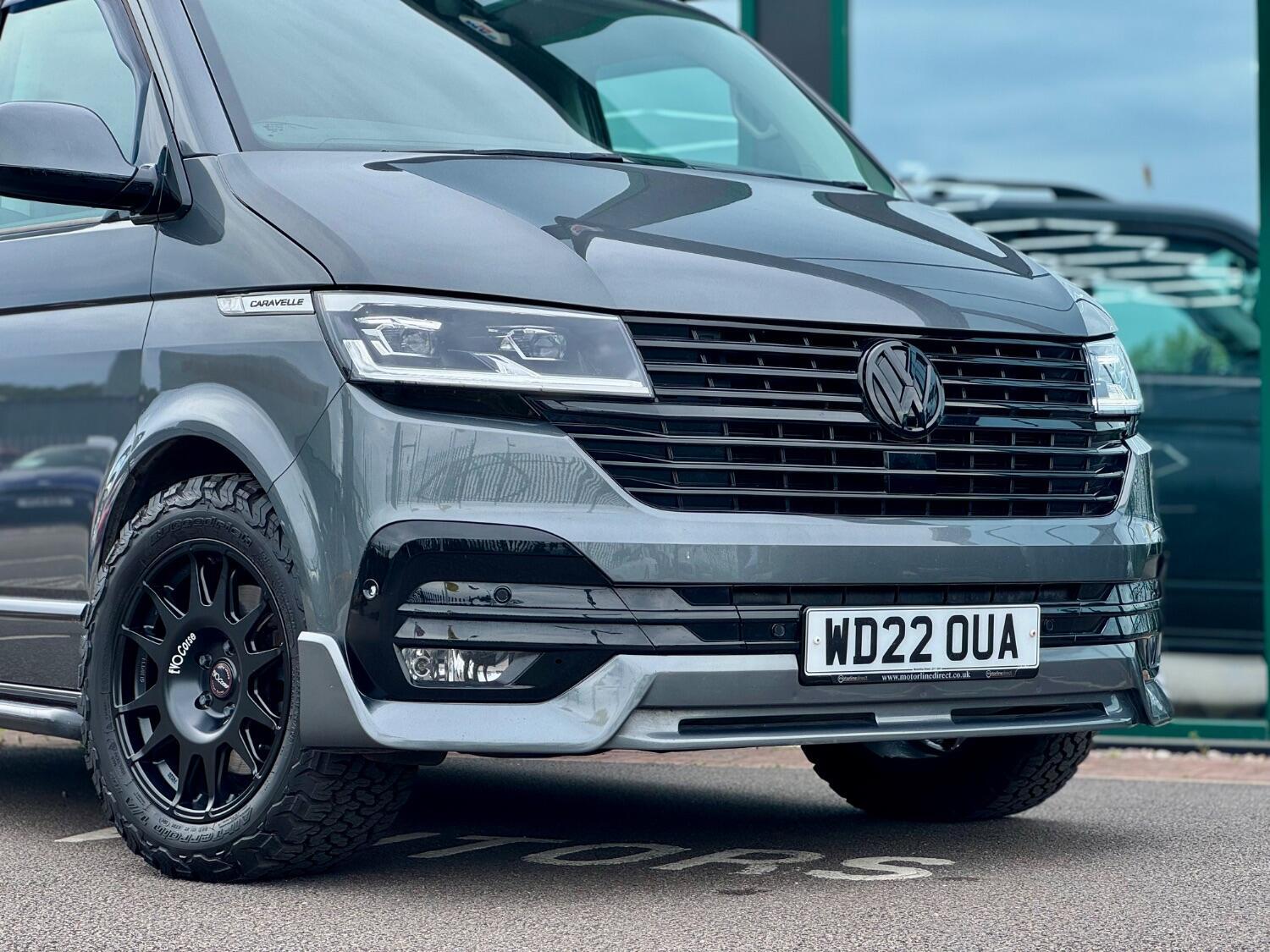 Volkswagen Caravelle view 9