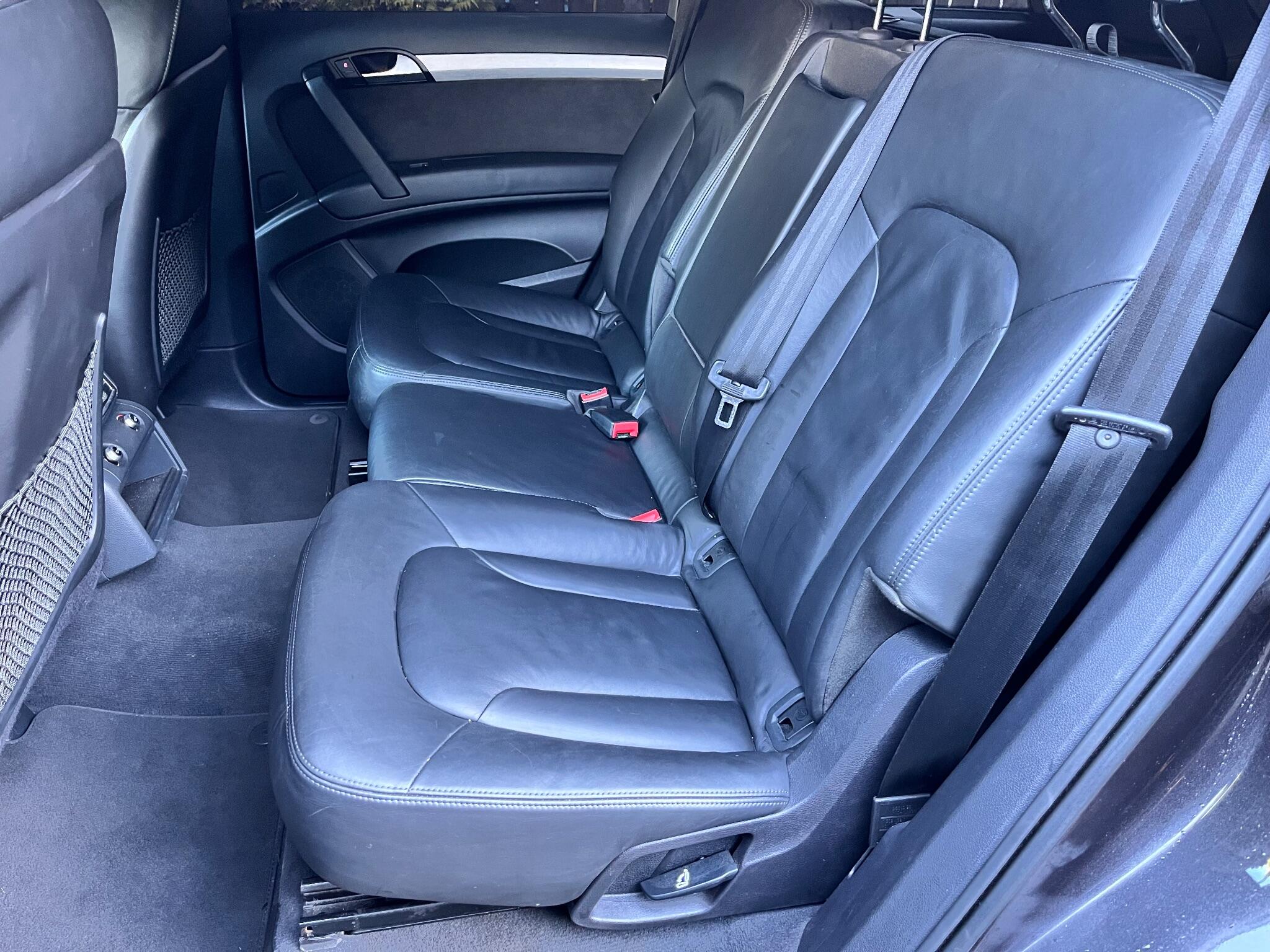Audi Q7 view 32
