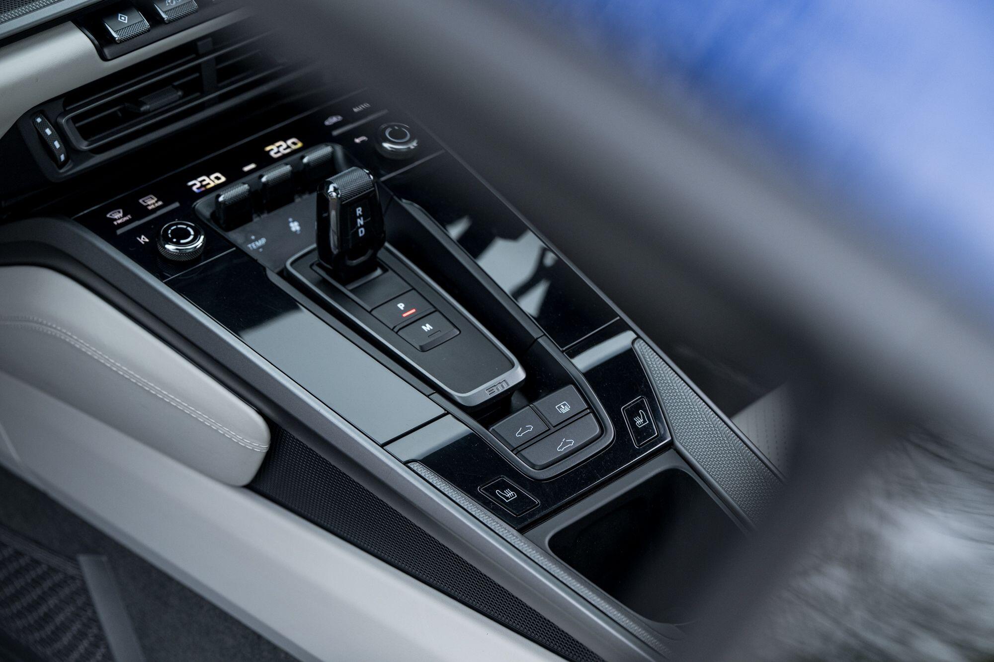 Porsche 911 view 45