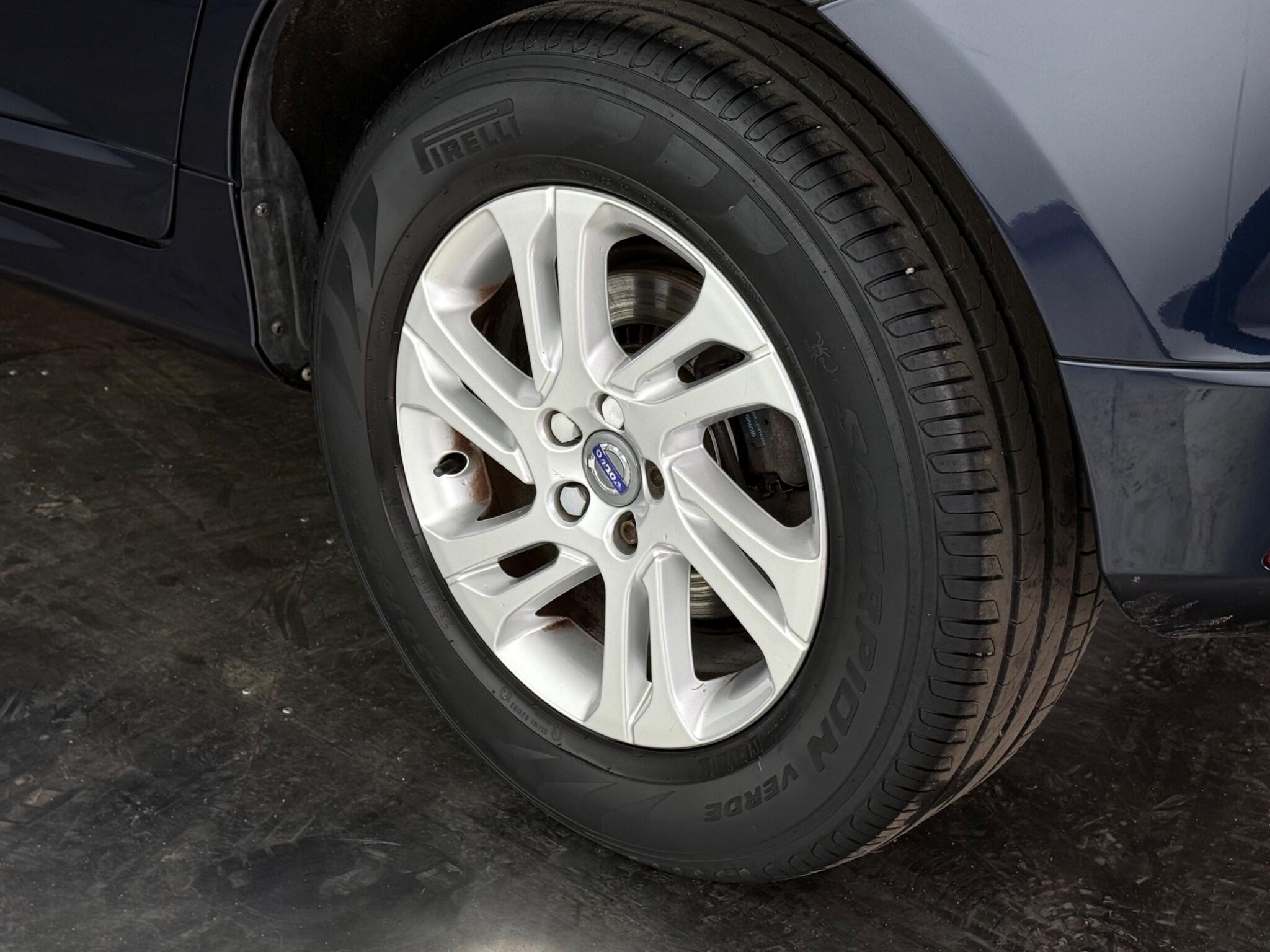 Volvo XC60 view 7
